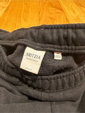 Aritzia Black Sweatfleece Mega Fit